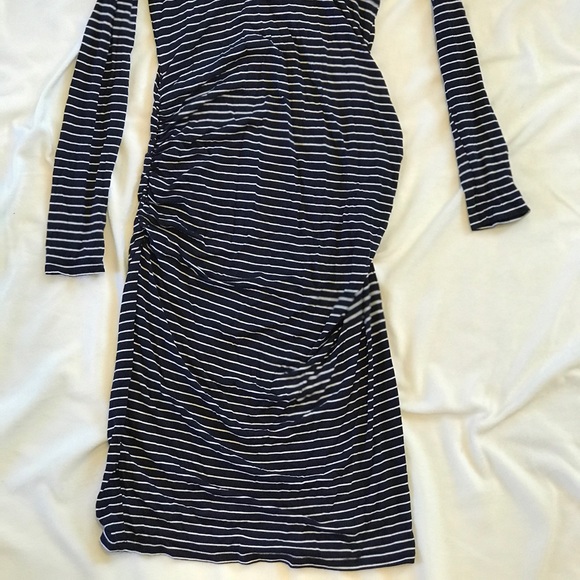 ❌❌❌❌SOLD❌❌❌❌❌❌ Ruched Side Maternity Dress. - Picture 5 of 7